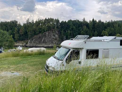 Einem Ort wurde ein Foto hinzugefügt
