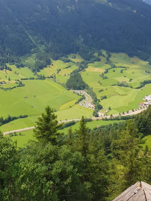 Einem Ort wurde ein Foto hinzugefügt