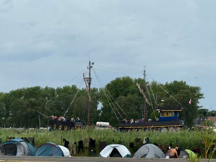 Black Pearl Camping