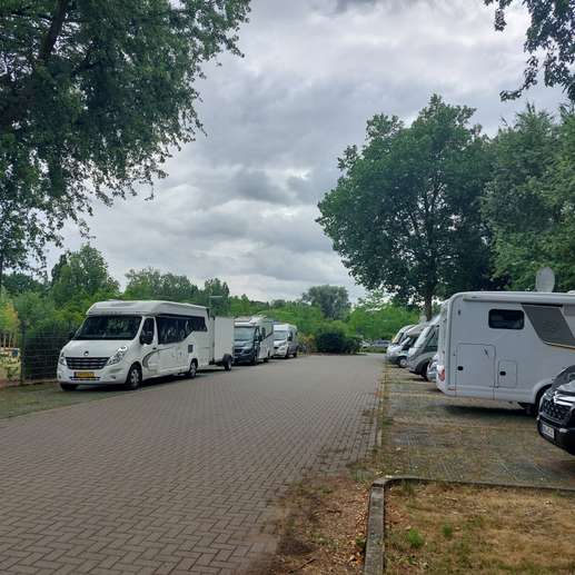 Einem Ort wurde ein Foto hinzugefügt