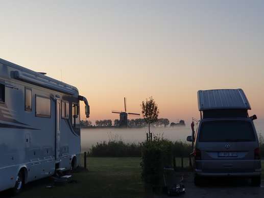 Einem Ort wurde ein Foto hinzugefügt
