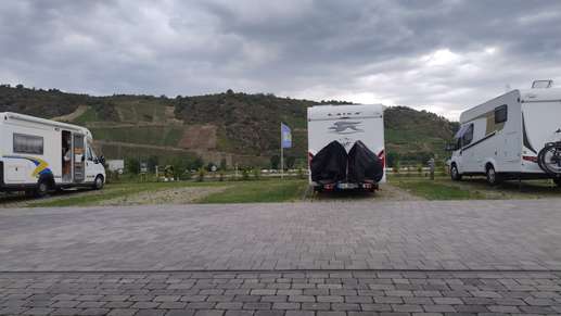 Einem Ort wurde ein Foto hinzugefügt