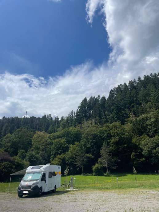 Einem Ort wurde ein Foto hinzugefügt