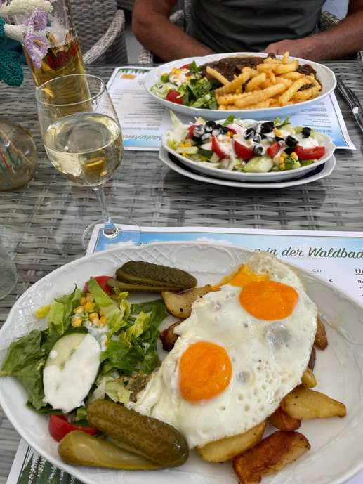 Einem Ort wurde ein Foto hinzugefügt