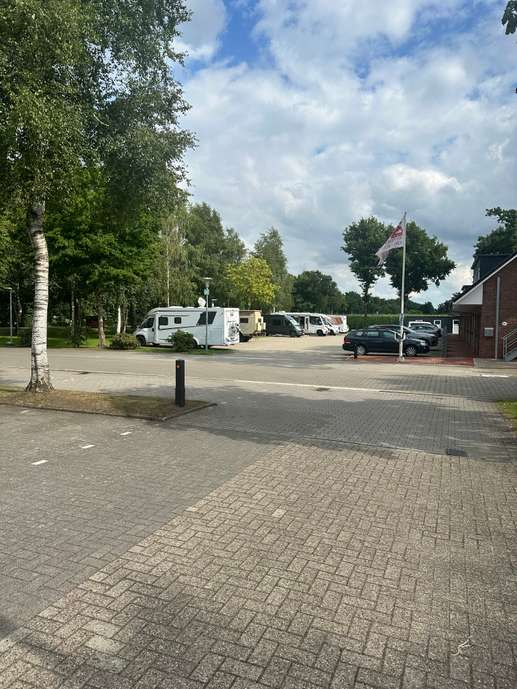 Einem Ort wurde ein Foto hinzugefügt