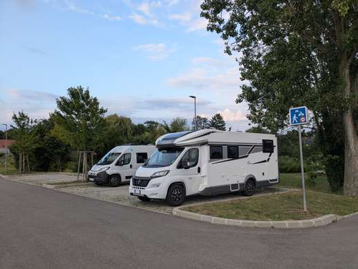 Einem Ort wurde ein Foto hinzugefügt