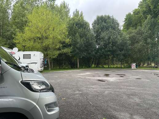 Einem Ort wurde ein Foto hinzugefügt