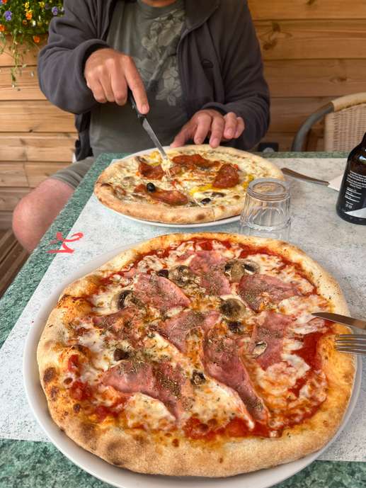 Einem Ort wurde ein Foto hinzugefügt