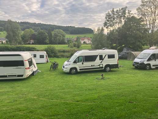 Einem Ort wurde ein Foto hinzugefügt