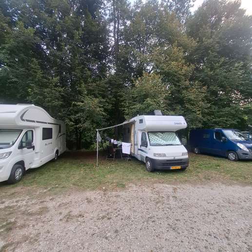 Einem Ort wurde ein Foto hinzugefügt