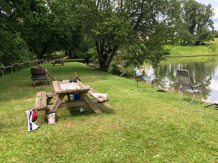 Aire de Campingcar à l'Ombre des Chênes