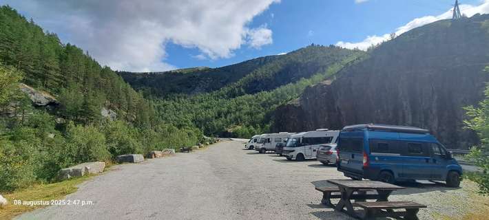 Hivjufossen Parking