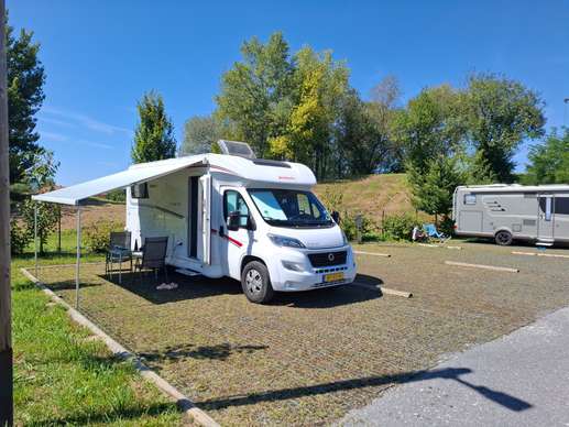 Einem Ort wurde ein Foto hinzugefügt