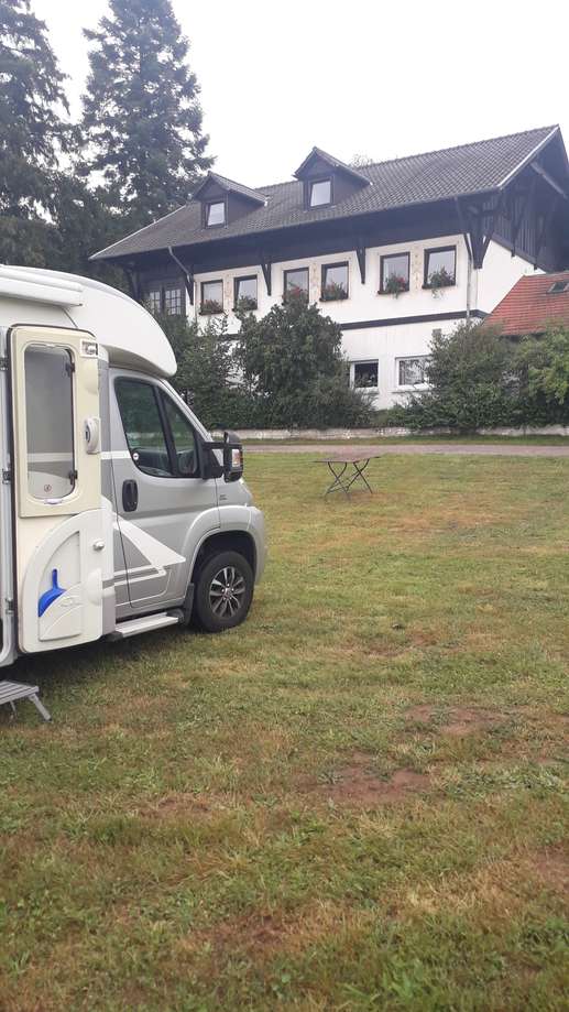 Einem Ort wurde ein Foto hinzugefügt