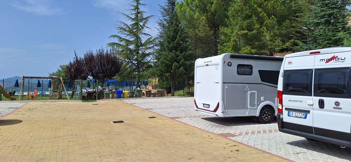 Area sosta camper Novana