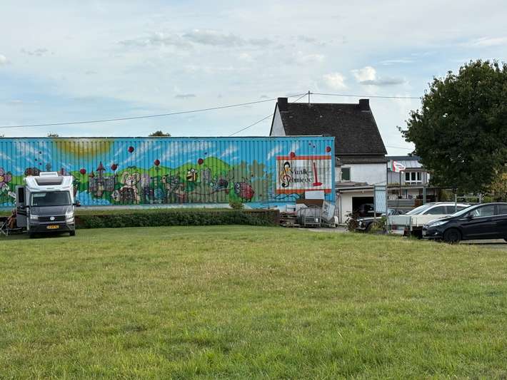 Parking Graffiti - Wall