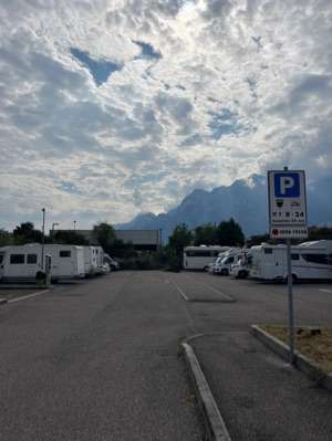 Einem Ort wurde ein Foto hinzugefügt