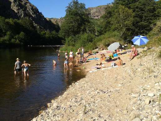 Added a photo to a location
