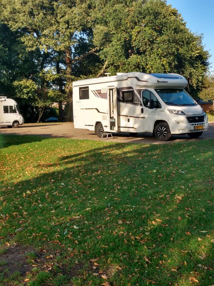 Parking Haywood community centre
