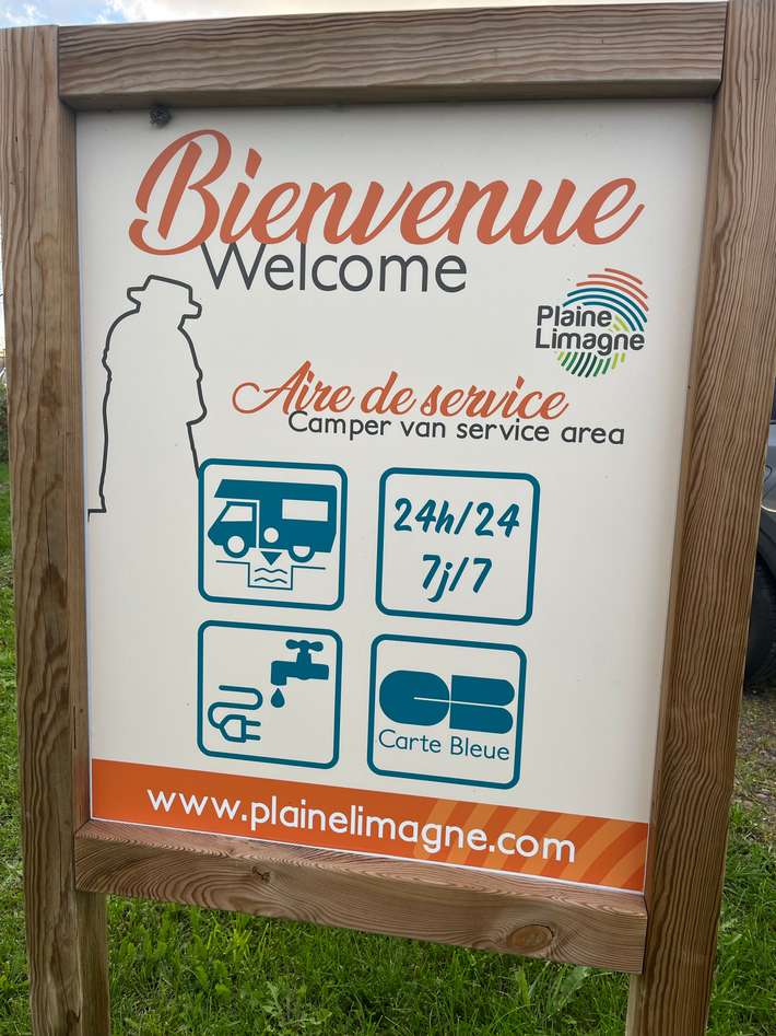 Aire de Camping Car Maringues - Plaine Limagne