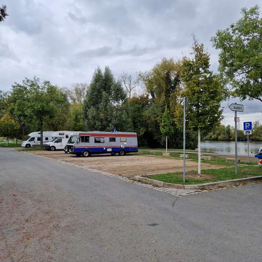 Einem Ort wurde ein Foto hinzugefügt