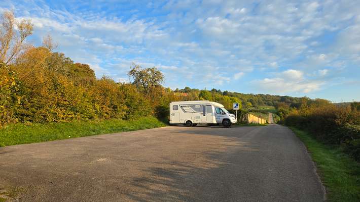 Parking Chateauneuf-en-Auxois