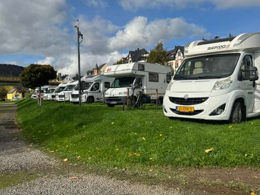 Einem Ort wurde ein Foto hinzugefügt