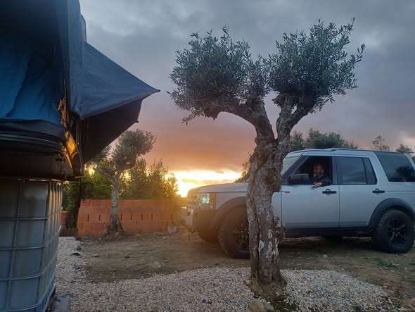N2 OverlanderLodge