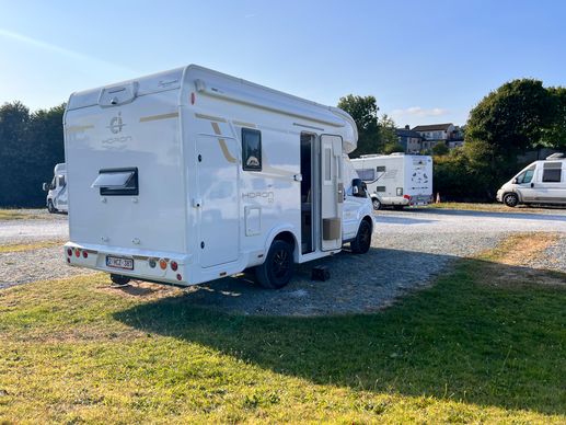 Einem Ort wurde ein Foto hinzugefügt