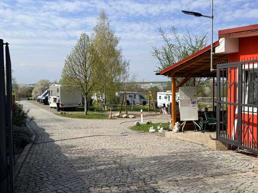 Einem Ort wurde ein Foto hinzugefügt