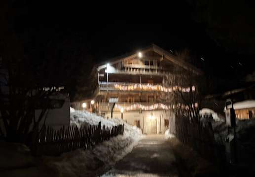 Einem Ort wurde ein Foto hinzugefügt