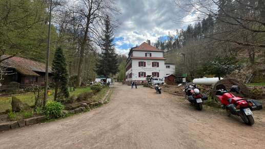 Einem Ort wurde ein Foto hinzugefügt