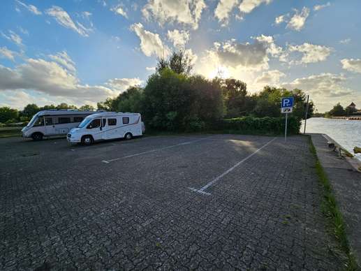 Einem Ort wurde ein Foto hinzugefügt