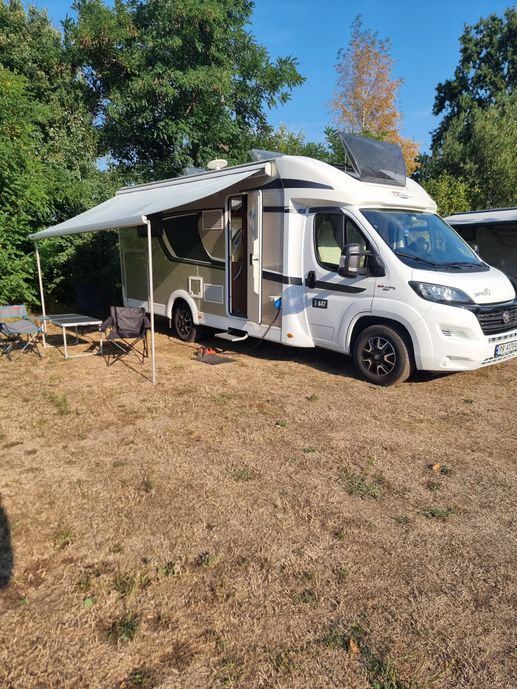 Einem Ort wurde ein Foto hinzugefügt