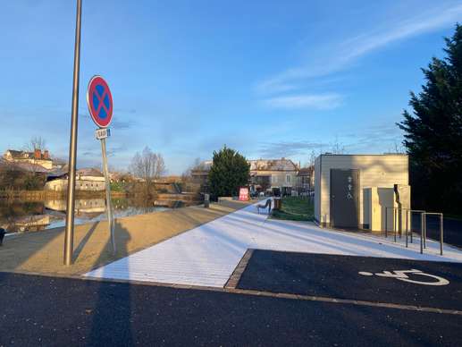 Added a photo to a location