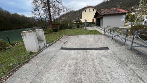 Einem Ort wurde ein Foto hinzugefügt