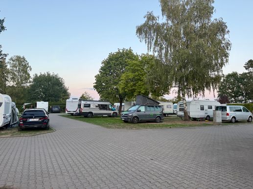 Einem Ort wurde ein Foto hinzugefügt