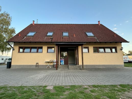 Einem Ort wurde ein Foto hinzugefügt