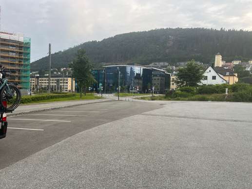 Einem Ort wurde ein Foto hinzugefügt