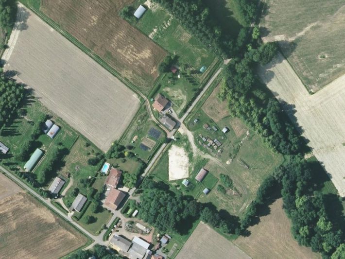 Aire de camping-car à la ferme du Grand Castagnet (réseau France Passion)