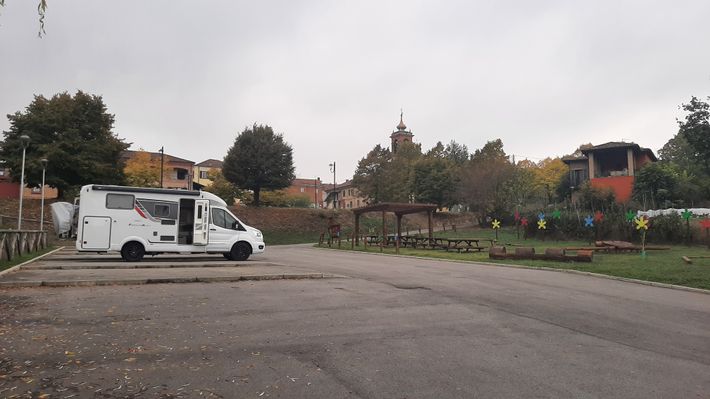 Freier campingplatz Costigliole d'Asti