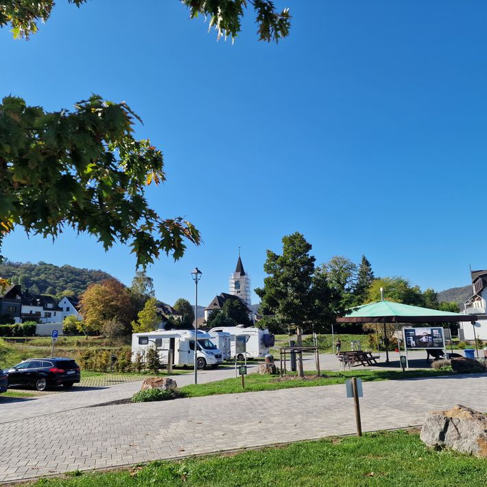 Wohnmobilstellplatz „R(h)ein ins Leben“