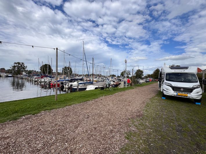 Camperplaats bij camping Tusken de Marren & Drijfveer