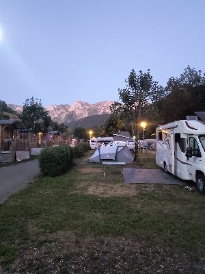 Einem Ort wurde ein Foto hinzugefügt