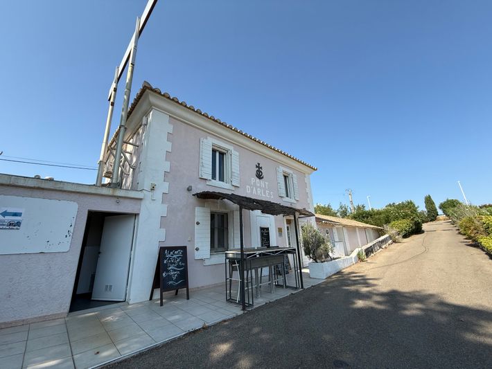 Aire camping-car park de Bellegarde