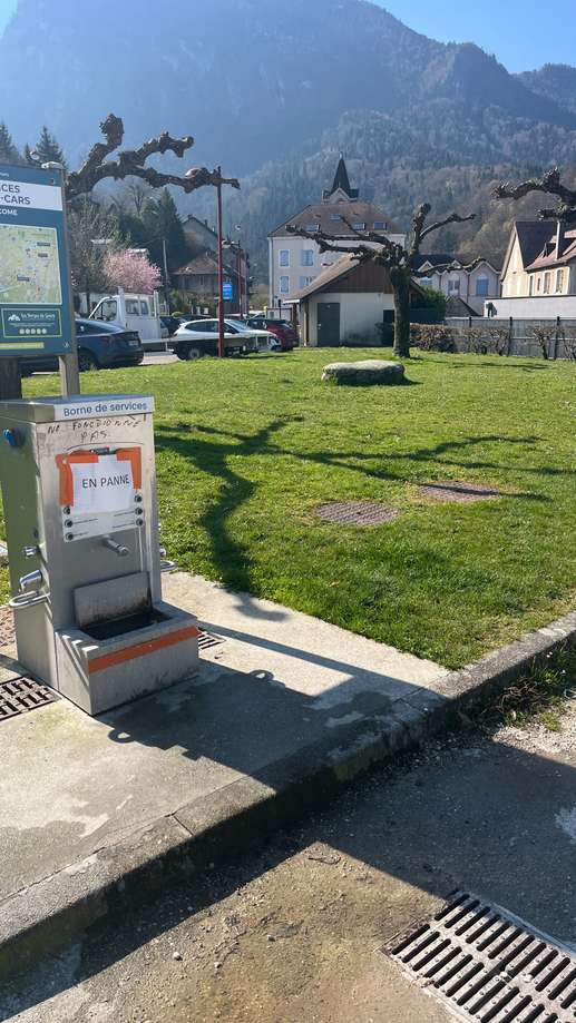 Einem Ort wurde ein Foto hinzugefügt