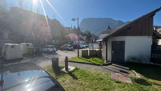 Einem Ort wurde ein Foto hinzugefügt