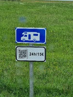 Einem Ort wurde ein Foto hinzugefügt