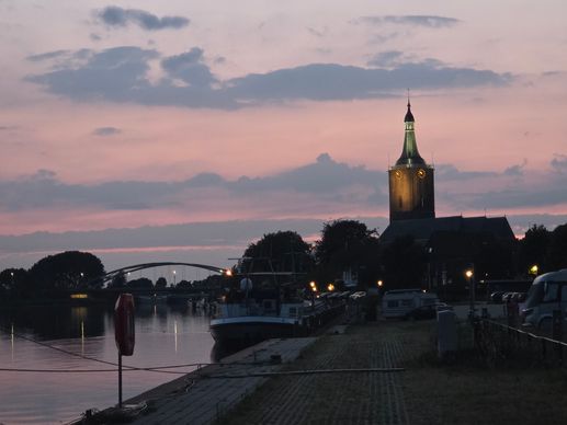 Einem Ort wurde ein Foto hinzugefügt
