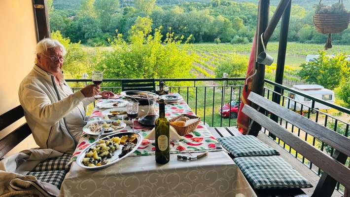 Purple Eye Estate - Camp & Winery